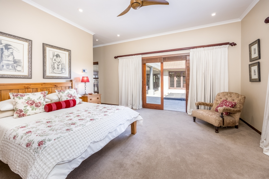 5 Bedroom Property for Sale in Klein Zevenwacht Western Cape